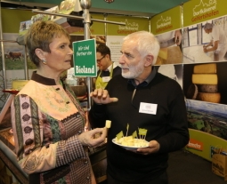 Auf der Biofach Messe: Besuch von Minister Hauk und Staatssekretärin Gurr-Hirsch